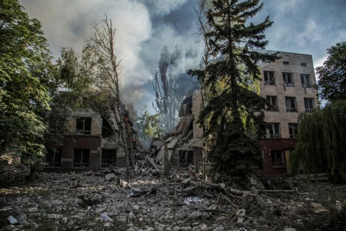  Dozens of ‘body fragments’ found in wreckage of bombed shopping centre